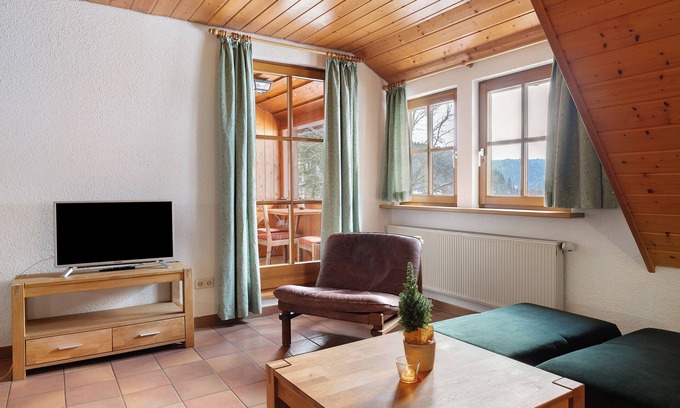 Ehlenbogen Appartement | Appartement 'Kinzigstuben' avec vue sur les montagnes, terrasse partagée et Wi-Fi