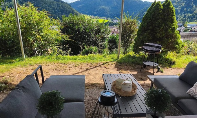 Wolfach Appartement | Apartment 'Kinzigtalblick' with Mountain View, Private Terrace and Wi-Fi