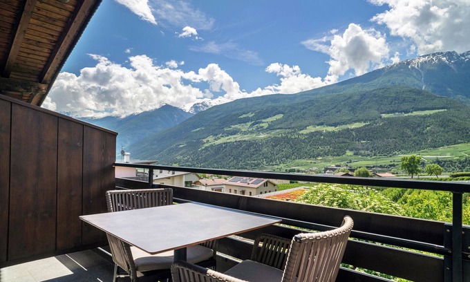 Silandro Appartement | Appartement 'Kortscherhof Apt Typ 6-4' avec vue sur les montagnes, jardin partagé et Wi-Fi