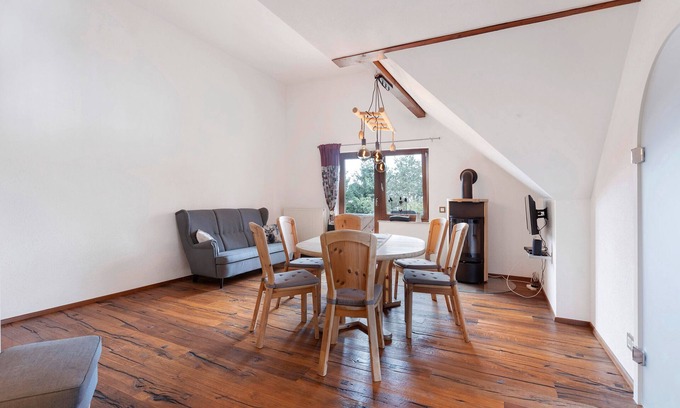 Uehlingen-Birkendorf Appartement | Apartment 'Lufs Loft' with Mountain View, Shared Garden and Wi-Fi