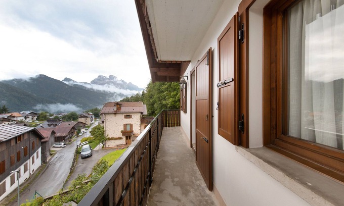 Vodo Cadore Appartement | Apartment 'La Casa Dei Cervi' with Mountain View, Balcony and Wi-Fi