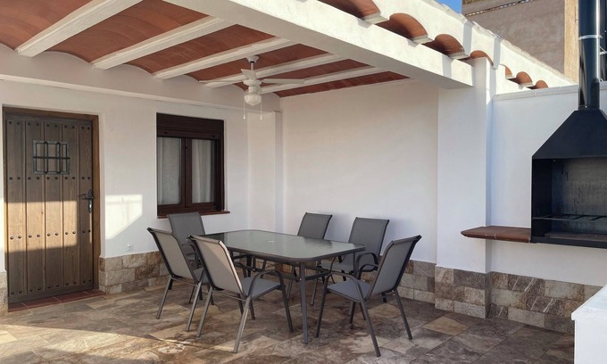 Chiclana de Segura Appartement | Appartement 'La Teja 6' avec vue sur les montagnes, Wi-Fi et climatisation