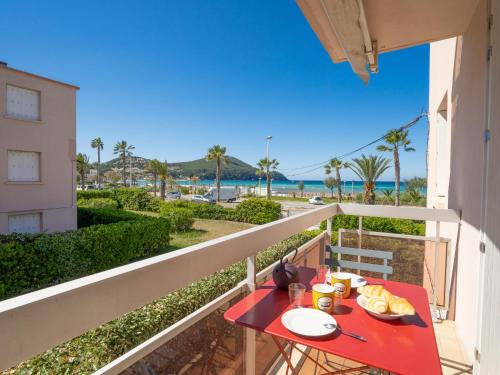 Saint-Cyr-sur-Mer Appartement | Apartment La Sirene-4 by Interhome