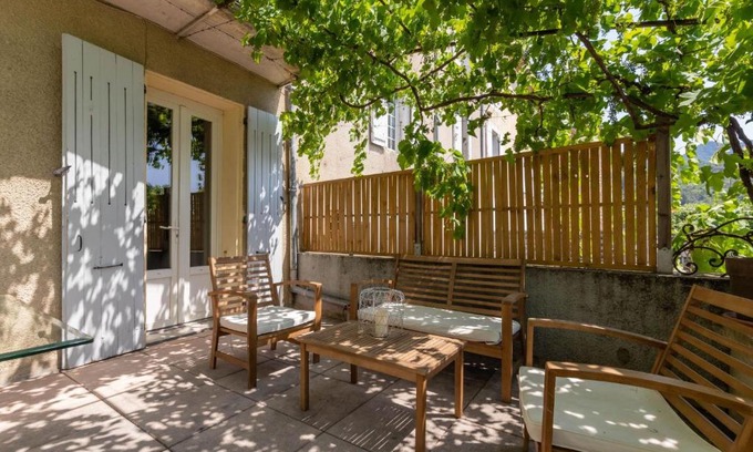 Nyons Appartement | Apartment La Terrasse des Vignes - NYS180 by Interhome