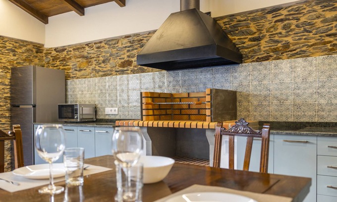 Navia Appartement | Apartment Las Dornas--Casona del Campo in Asturias with pool