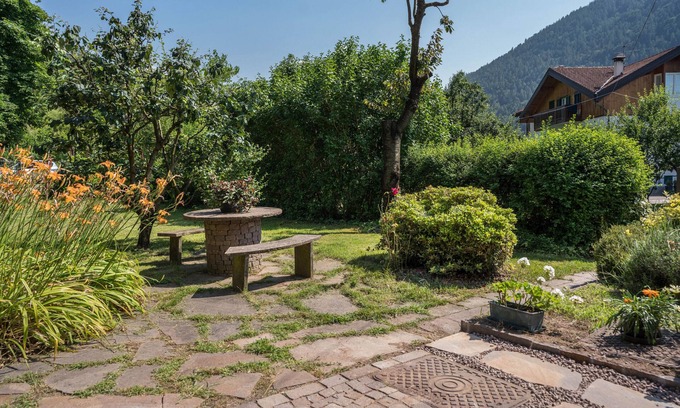 Lona-Lases Appartement | Appartement "Lases Piano Terra" avec vue sur la montagne, terrasse privée et Wi-Fi