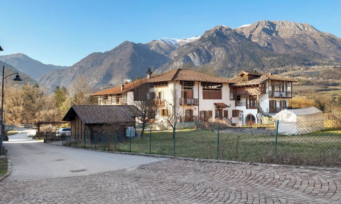 Comano Terme Appartement | Appartement "Le More" avec vue sur la montagne, balcon et Wi-Fi