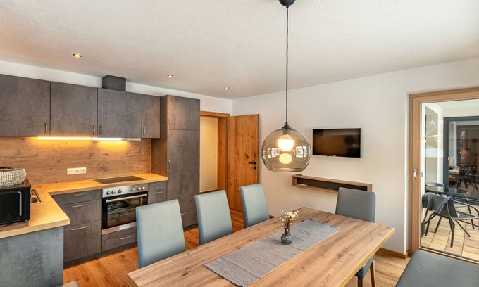 See Appartement | Appartement Leo by Interhome