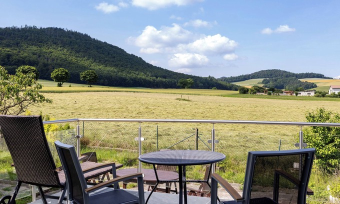 Reinhardshausen Appartement | Appartement 'Lerchenweg B' avec terrasse partagée, jardin partagé et Wi-Fi