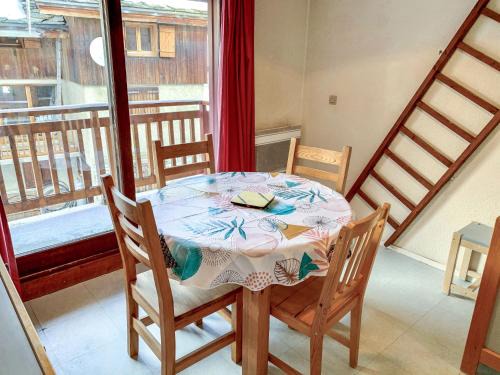 Les Boisses Appartement | Apartment Les Olympiques - Tignes 1800-7 by Interhome