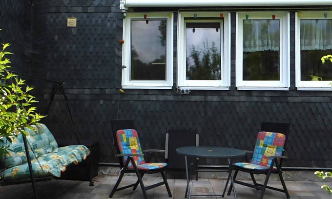 Suhl Appartement | Appartement 'Ferienwohnung Linde' avec jardin partagé et Wi-Fi