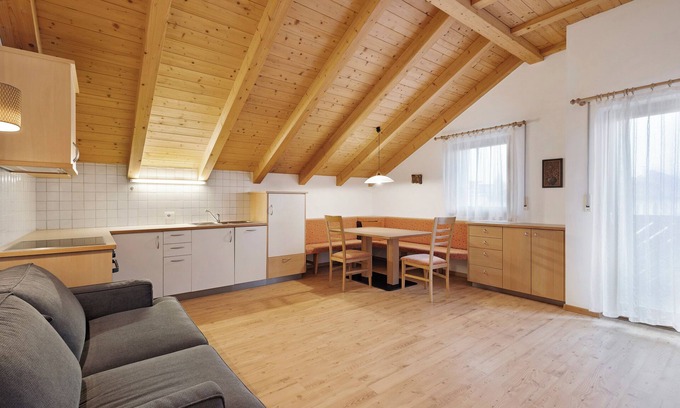 Naz Appartement | Appartement 'Linder 22' avec vue sur les montagnes, piscine partagée et Wi-Fi