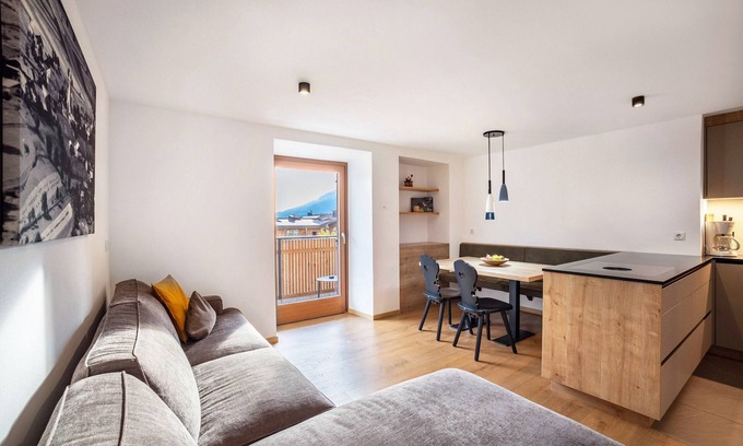 Naz Appartement | Appartement "Linderhof Panorama Balkon" avec vue sur les montagnes, piscine partagée et Wi-Fi