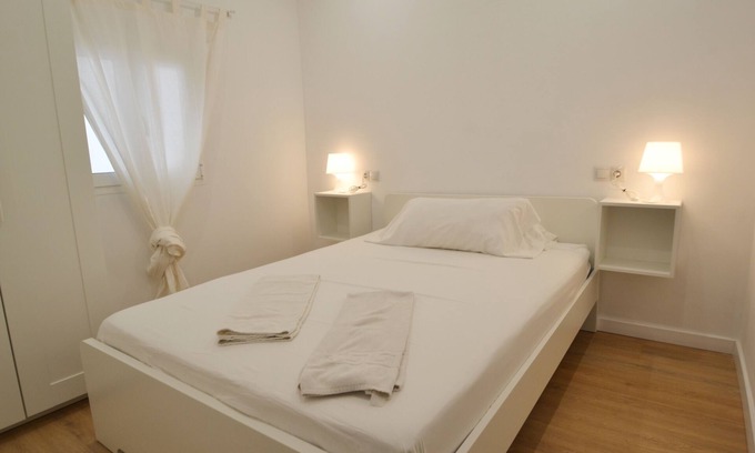 Bons Aires Appartement | Apartment located close to Blanquerna