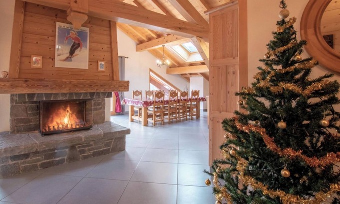 Taninges Appartement | Appartement 'Lou Betandy - 9 Pers' avec vue sur la montagne, jardin privé et Wi-Fi