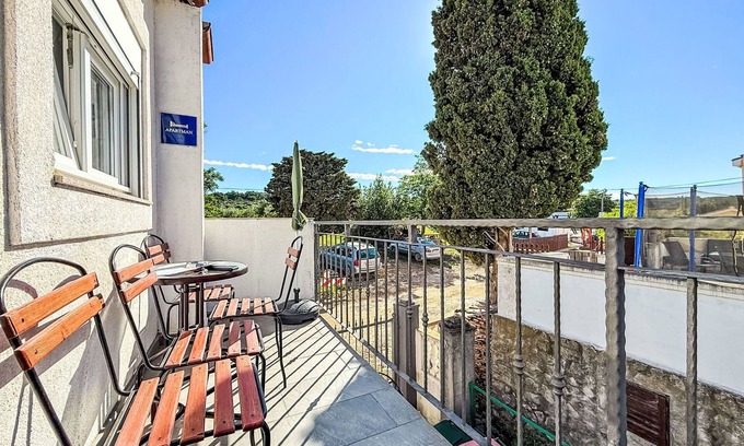 Diklo Appartement | Appartement Lucia by Interhome