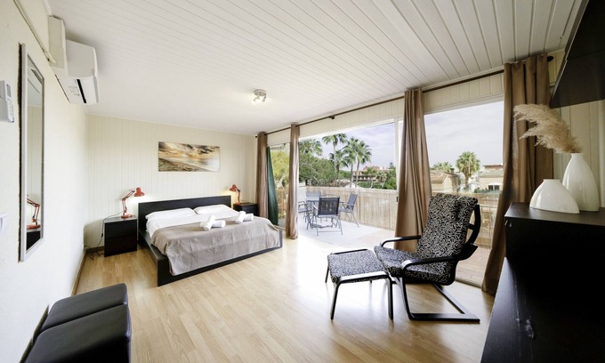 Castelldefels Appartement | Appartement "Luz y Color" avec terrasse privée, Wi-Fi et climatisation