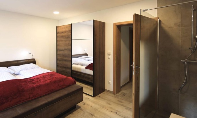 Unterlibitsch Appartement | Apartment mit 3 Schlafzimmern und Balkon - Haus am Feistritzer See