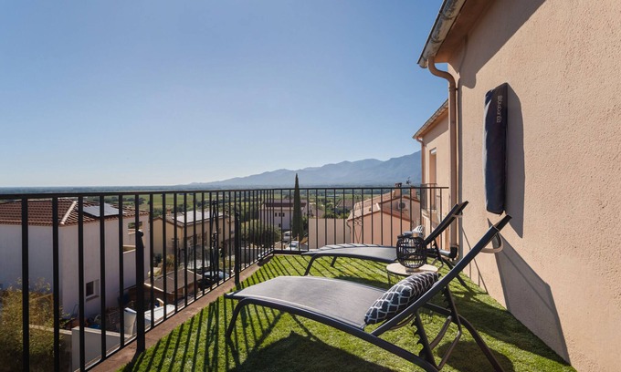 Banyuls-dels-Aspres Appartement | Apartment 'Mar I Munt' with Sea View, Wi-Fi and Air Conditioning