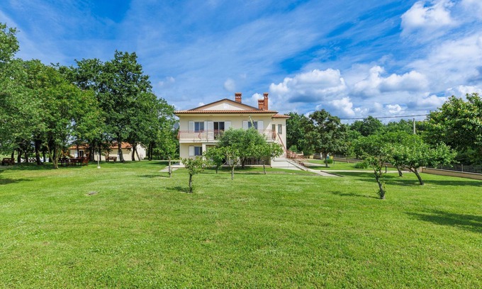 Modrusani Appartement | Appartement Macini by Interhome