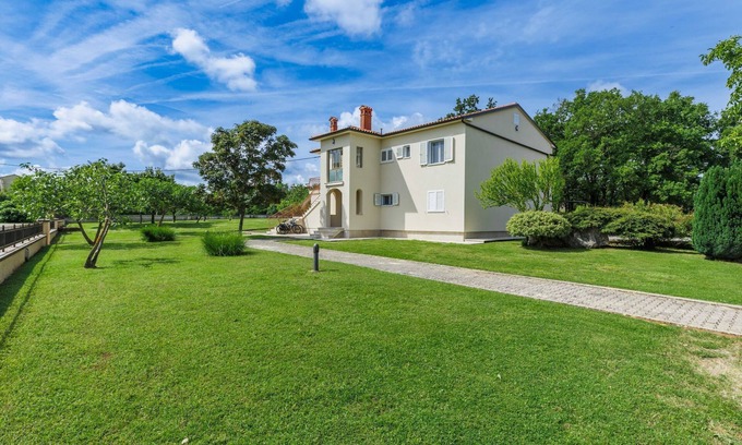 Modrusani Appartement | Appartement Macini by Interhome
