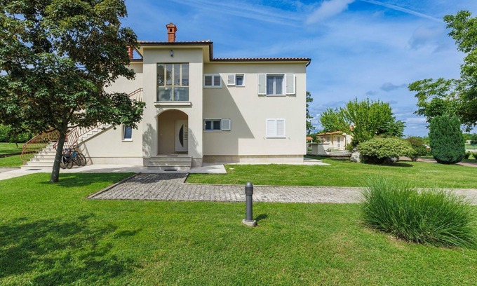 Modrusani Appartement | Appartement Macini by Interhome