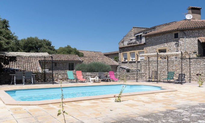 Orgnac-l'Aven Appartement | Appartement 'Magnanerie De La Maréchale' avec vue sur les montagnes, piscine partagée et Wi-Fi