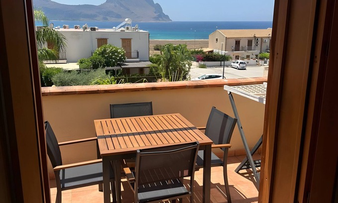 Macari Appartement | Apartment 'Makari' with Sea View, Wi-Fi and Air Conditioning
