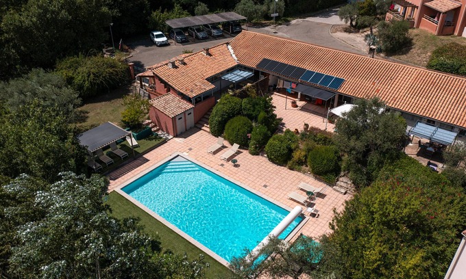 Nyons Appartement | Appartement 'Mano - 4 Personnes' avec vue sur la montagne, Wi-Fi et climatisation