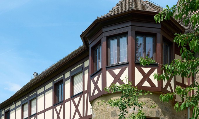 Erlabronn Appartement | Apartment 'Mit Turm' with Private Garden, Wi-Fi and Air Conditioning