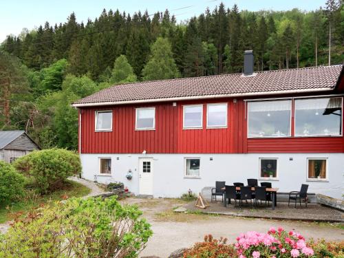 Florø Appartement | Apartment Mjellhaugen by Interhome