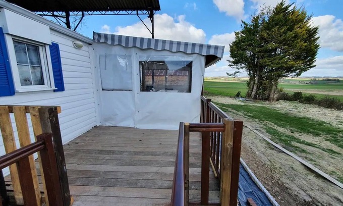 Yviers Appartement | Apartment "Mobile Home Serge" with Private Terrace, Shared Garden & Wi-Fi