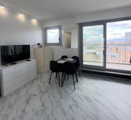 Quartier de Javel Appartement | Apartment My HOME Eiffel Tower View