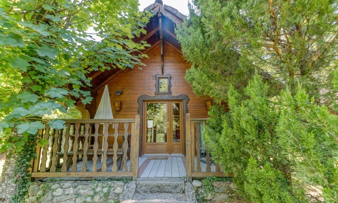 Vaulnaveys-le-Bas Appartement | Apartment 'Narcisse' with Mountain View, Wi-Fi and Air Conditioning