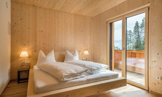 San Pancrazio Appartement | Appartement 'Naturapartments Alpreid Feine' avec vue sur les montagnes, balcon et Wi-Fi