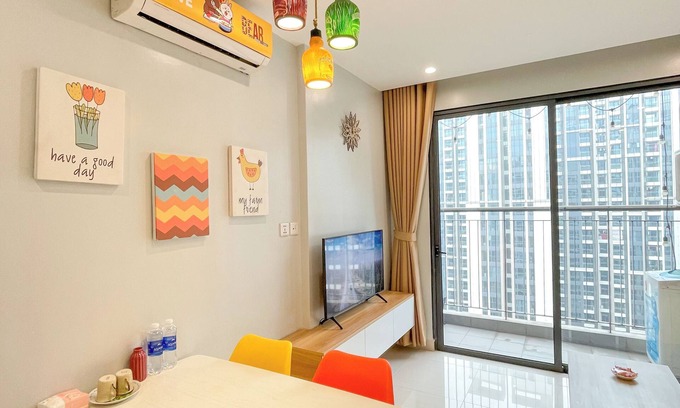 Gia Lam Appartement | Apartment near Artificial Beach, city view