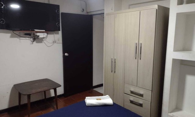 Puente Aranda Appartement | apartment near corferias terminal military club US embassy