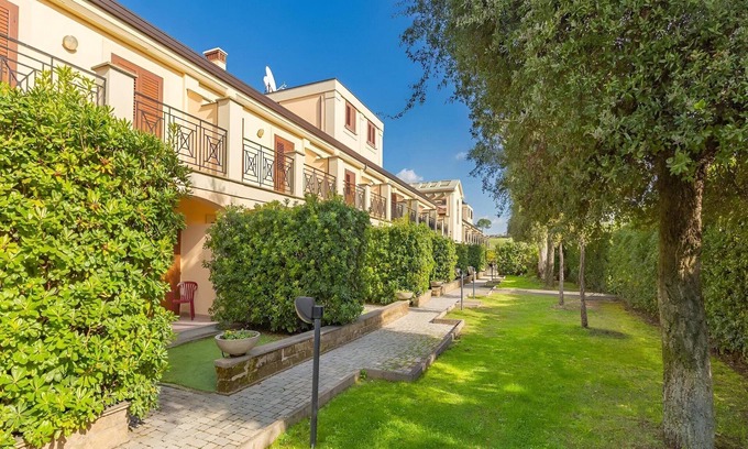 Settecamini Appartement | Appartement moderne à Guidonia avec jardin
