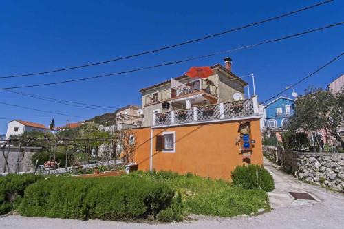 Miholascica Appartement | Apartment near Martinscica Catamaran Terminal in Mihojašcica