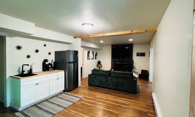 Rio Appartement | Apartment Nestled in Woods of Charming Charlottesville