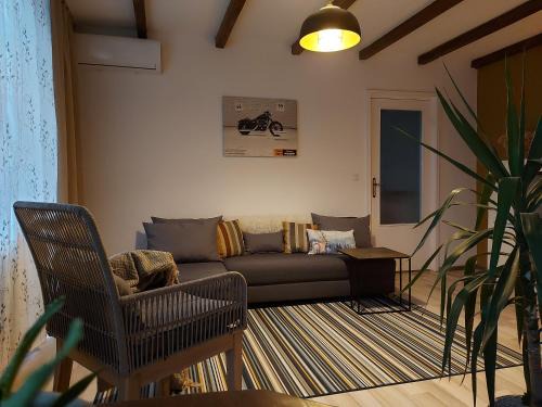 Carei Appartement | Apartment next to castle park