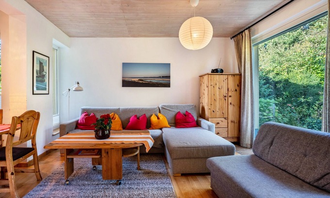 Pries Appartement | Appartement "Öko Fewo Silbermöwe" avec terrasse privée, jardin privé et Wi-Fi
