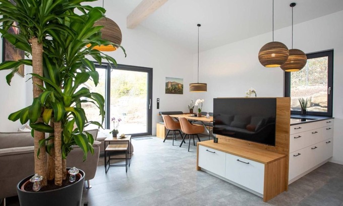 Poppenhausen Appartement | Apartment 'Omas Rhön-Garten' with Mountain View, Shared Terrace and Wi-Fi