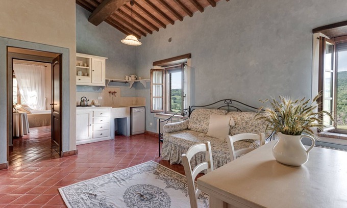 Simignano Appartement | Appartement avec vue sur les collines siennoises, piscine et wi-fi gratuit