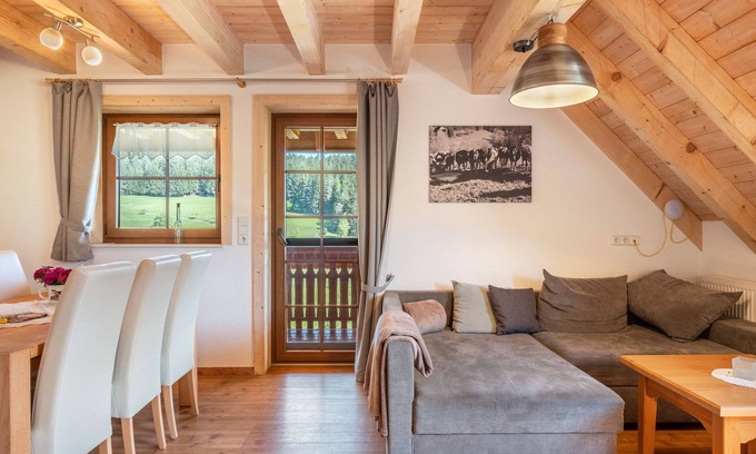 Schonach im Schwarzwald Appartement | Appartement "Panoramablick, 85qm" avec terrasse partagée, jardin partagé et Wi-Fi