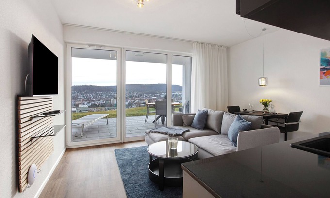 Loerrach Appartement | Appartement "Panoramablick" avec vue sur les montagnes, terrasse privée et Wi-Fi