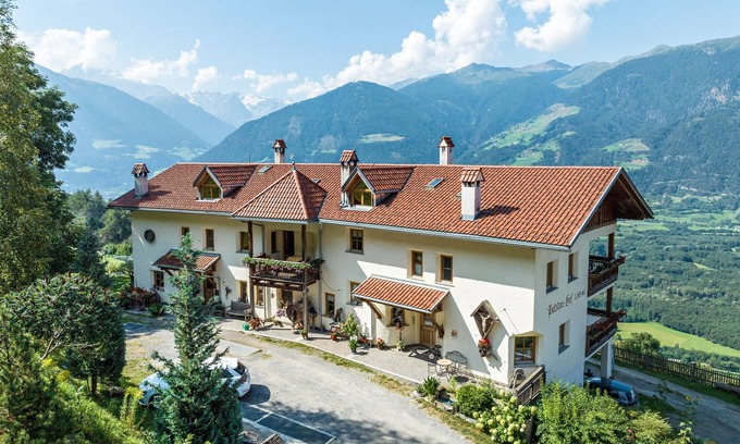 Sluderno Appartement | Appartement 'Patztauhof Tschavalatsch' avec vue sur la montagne, jardin partagé et Wi-Fi