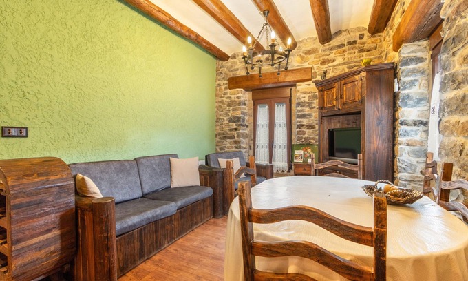 Borrastre Appartement | Appartement 'Peña Roya' avec vue sur la montagne, jardin partagé et Wi-Fi