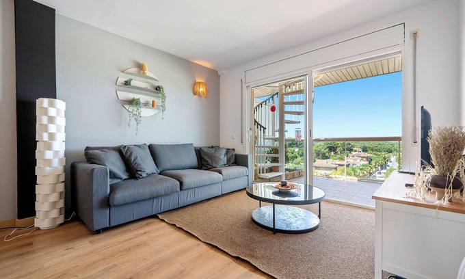 Cap de Salou Appartement | Appartement 'Fonoll' avec vue sur la mer, piscine partagée et climatisation