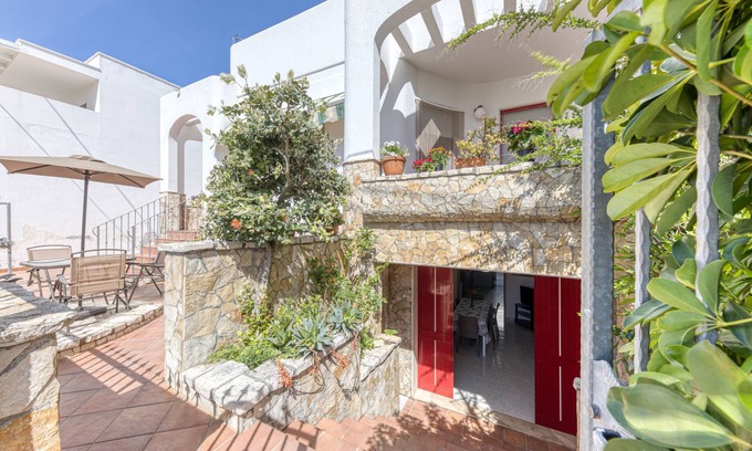 Capilungo Appartement | Appartement "Pilella" près de la mer avec terrasse privée et climatisation
